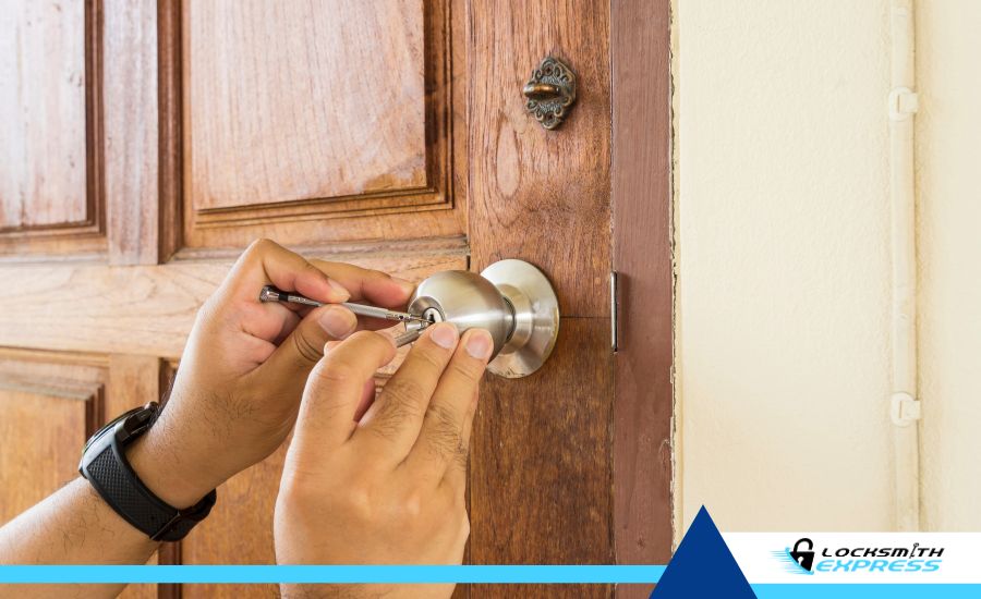 Emergency locksmith opening door in North Charleston