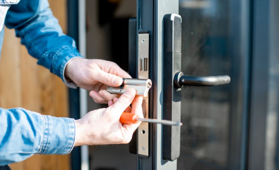 Charleston commercial locksmith solutions lock and key replacement